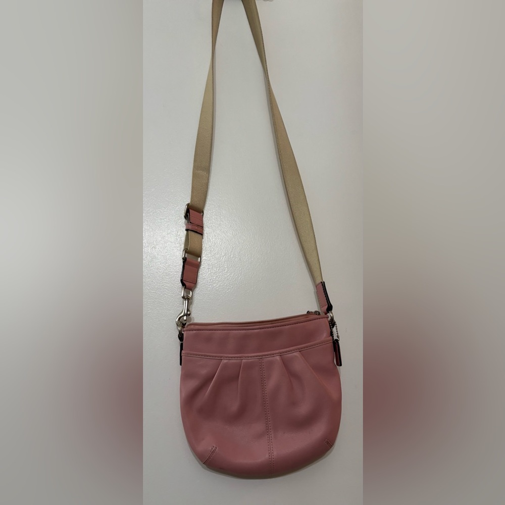 COACH Pink Leather Swing Pack Purse SOHO Crossbody Bag